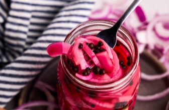 The way to Make Pickled Crimson Onions