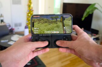 This magnetic controller turned my iPhone right into a PSP Go